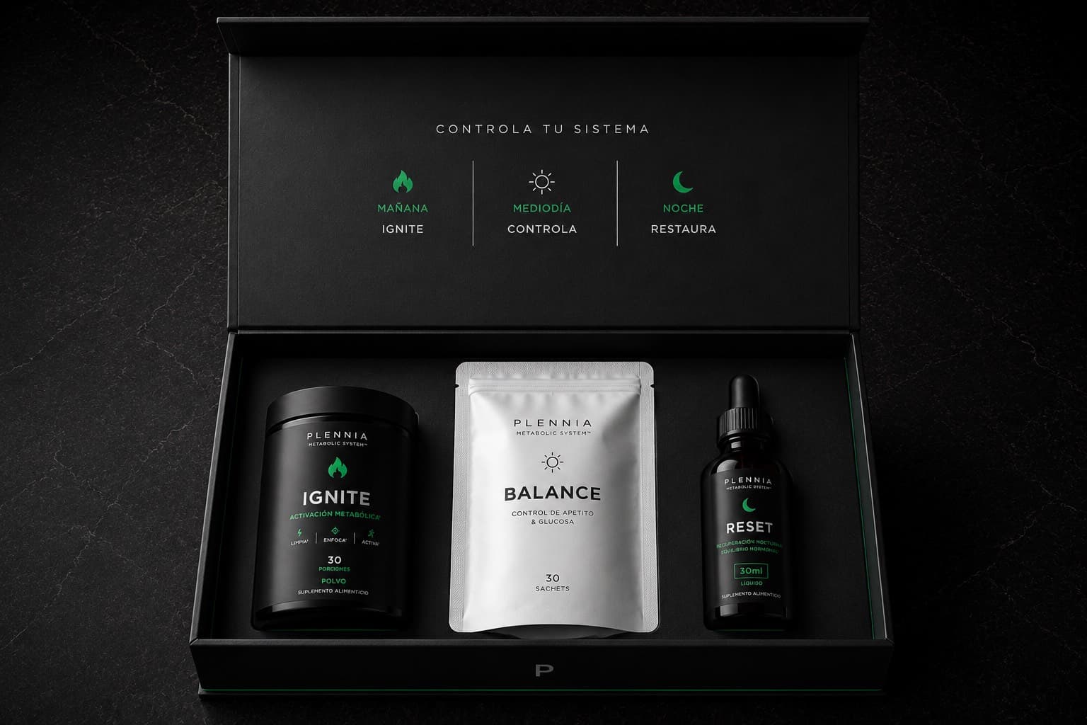 Kit abierto del Plennia Metabolic System con las fórmulas IGNITE, BALANCE y RESET